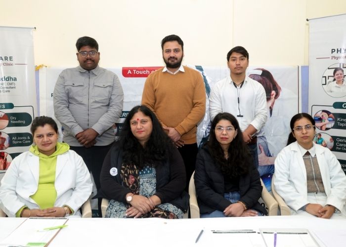 Dr. Shraddha & Dr. Amar with Nishwarth Sewa Foundation Owner Sapna Sehrawat Ji
